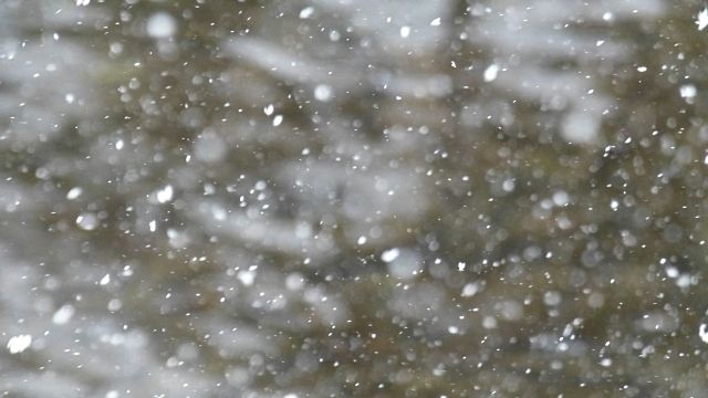 初雪です！タイヤ交換はお済みですか？