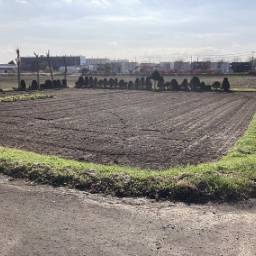 南島松売り土地 199坪の広々敷地!資材置き場や家庭菜園にいかがでしょうか。市街地すぐ側で便利良くお使いいただけます!