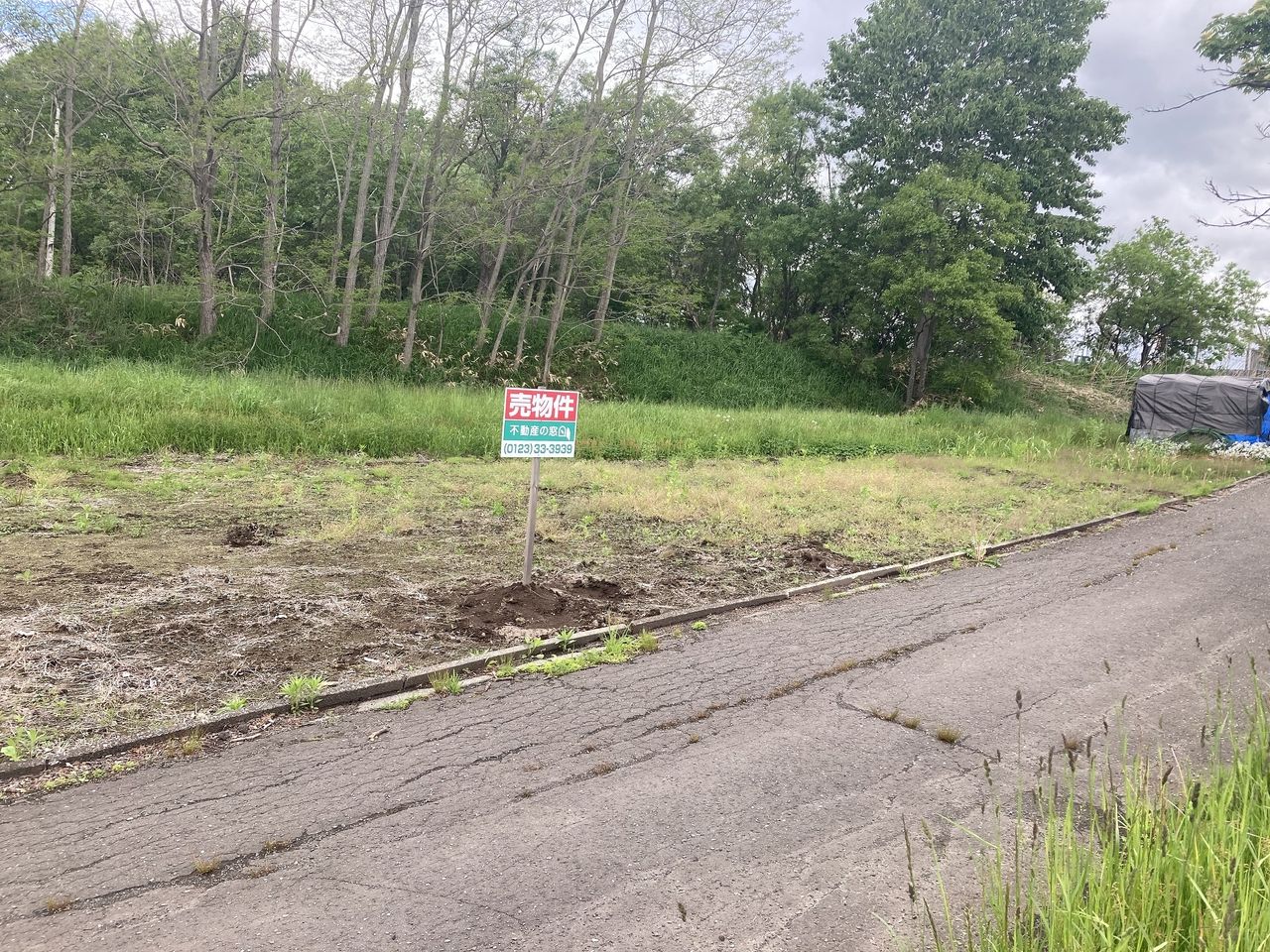 114坪の調整区域です！資材置場等、有効にご活用下さい。市街地すぐ側で家庭菜園にもおすすめ♪